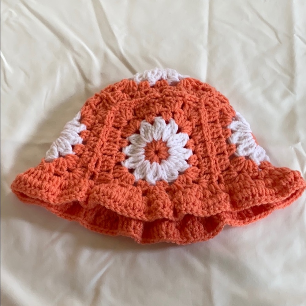Crochet Daisy Bucket Hat